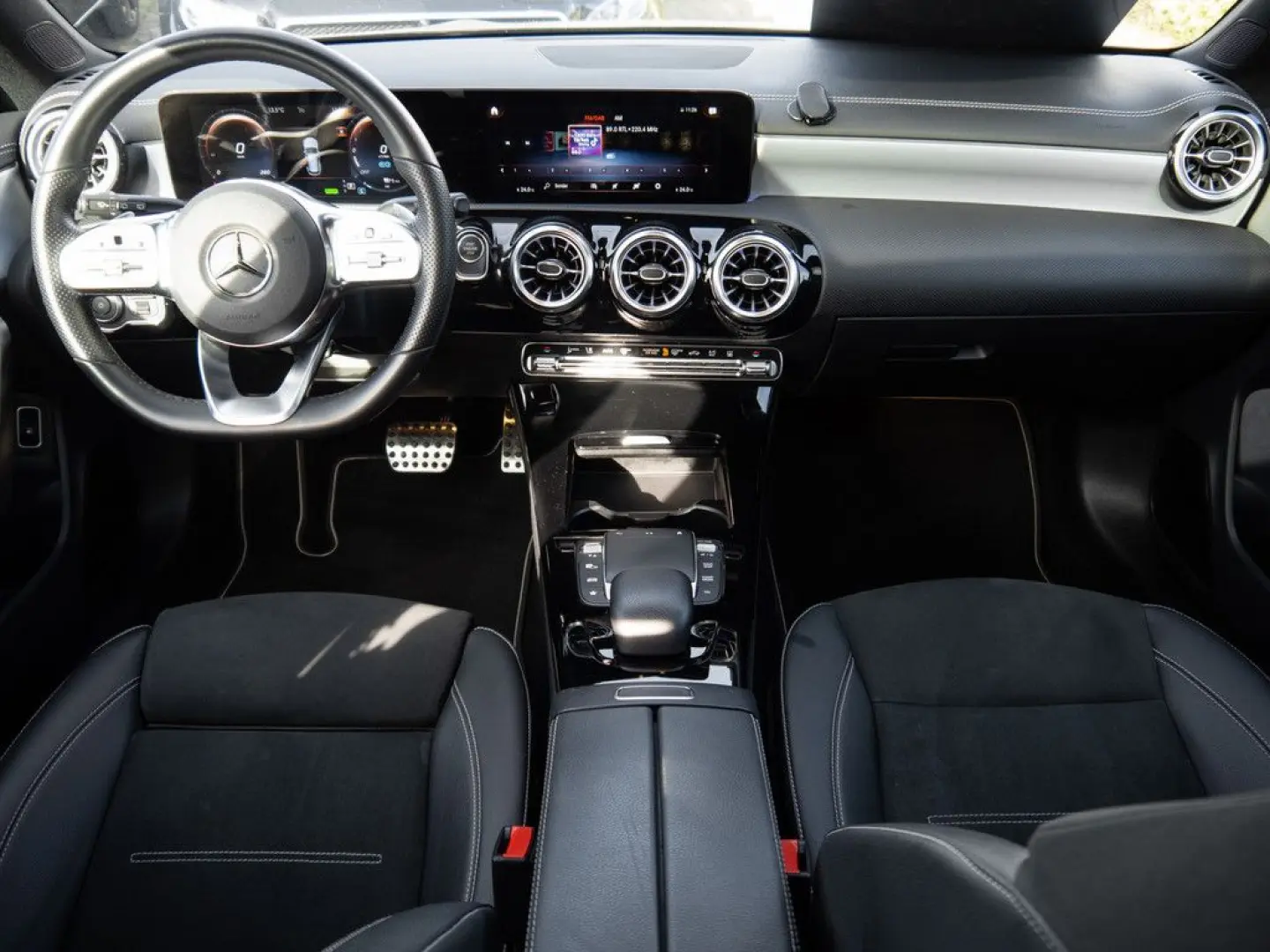 CLA 250 e SB AMG Edition 2021 LED PANO STANDHZ.