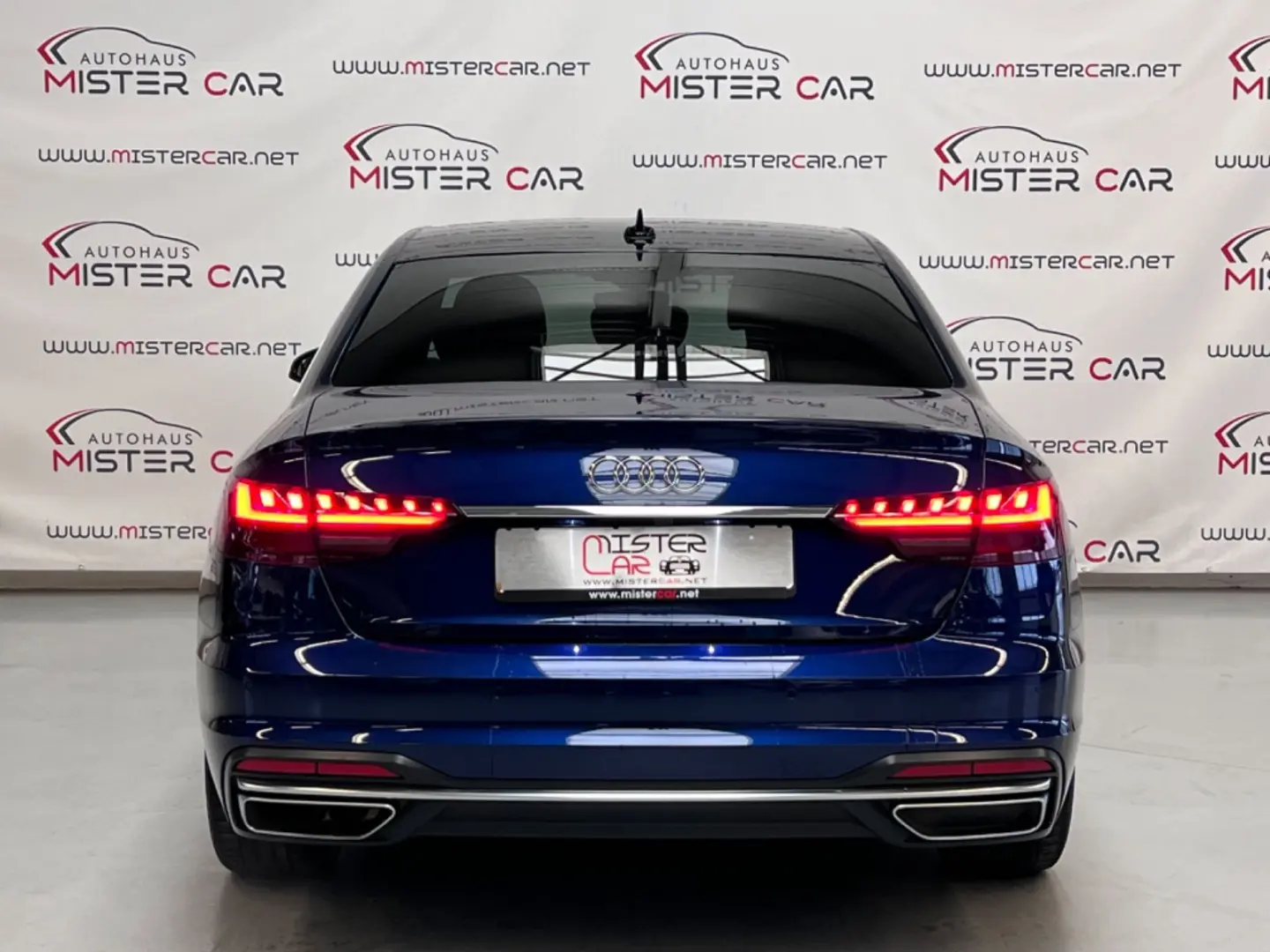 AUDI A4 40 TDI S LINE AHK/LED/LEASING