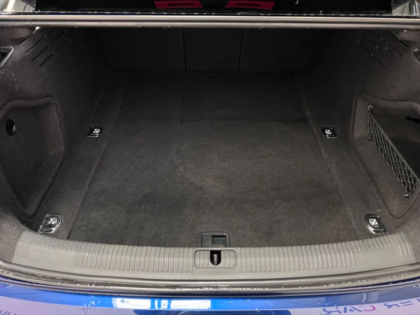 AUDI A4 40 TDI S LINE AHK/LED/LEASING