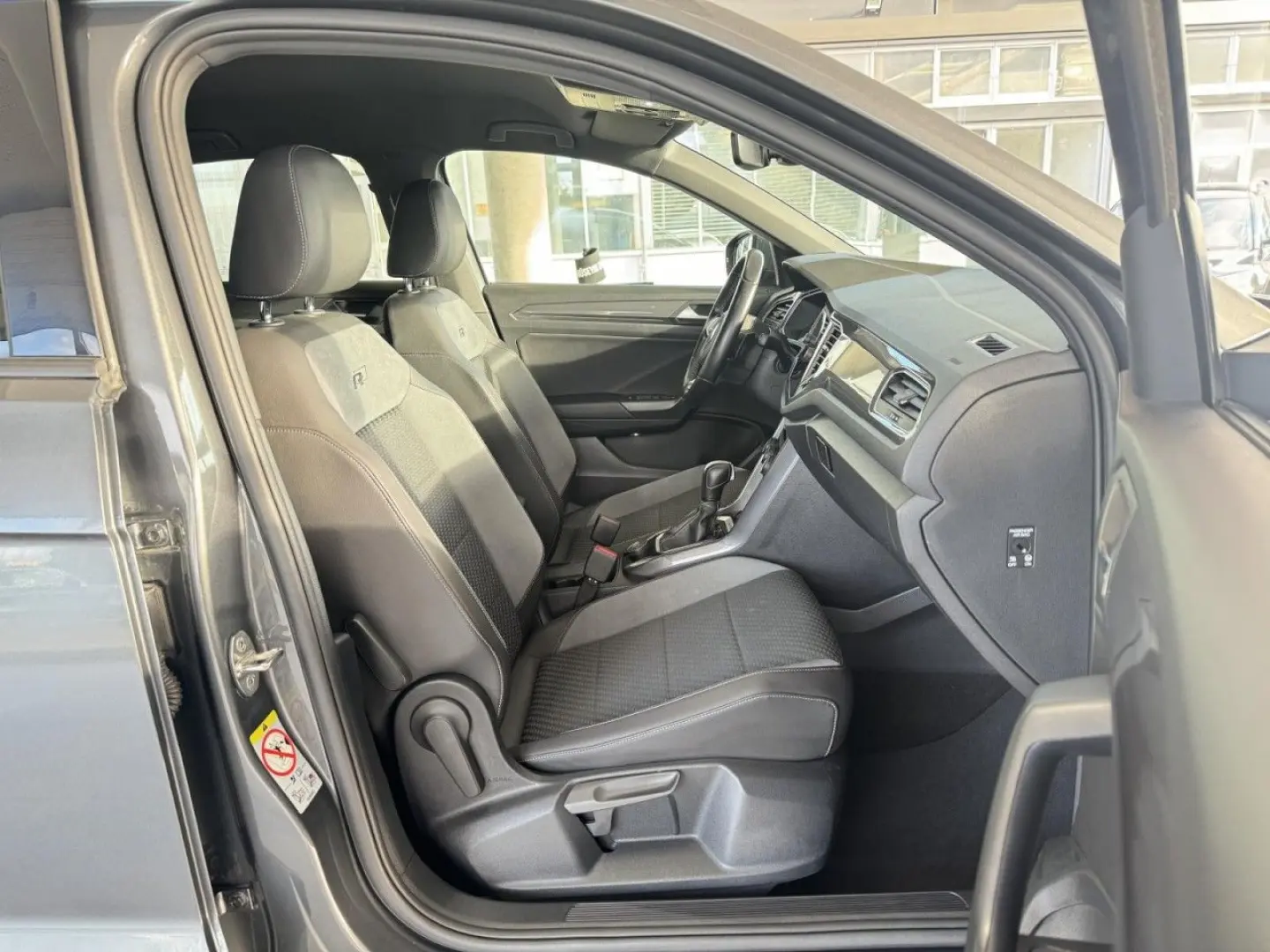 VOLKLSWAGEN T-Roc Sport 4Mo 2.0 TDI DSG 2x R-LINE LEASING