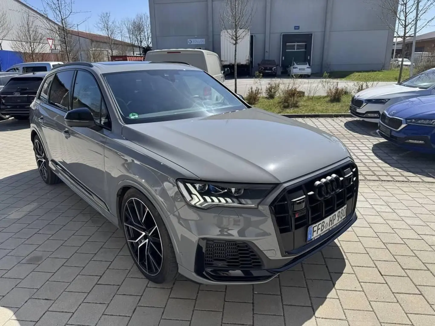 SQ7 VOLL *EXCLUSIVE INDIVIDUAL* 7-SITZER