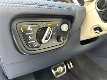 Bentayga V8 First Edition 1.Hand BentleyGarantie