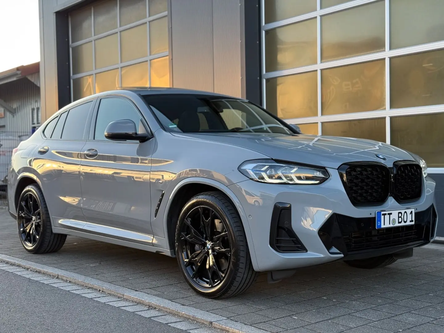 X4 xDrive 30d M-SPORT PANO LASER AHK StdHzg. Key