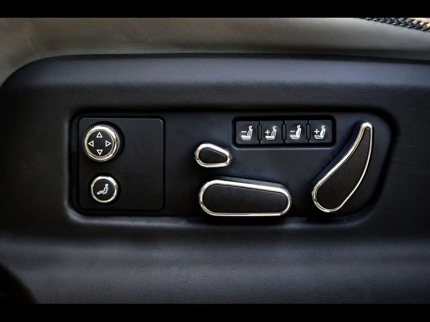 Bentayga V8°COMFORT SPEC 4 SITZE°MULLINER°TV