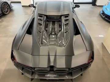 Revuelto 6.5 V12 HPEV