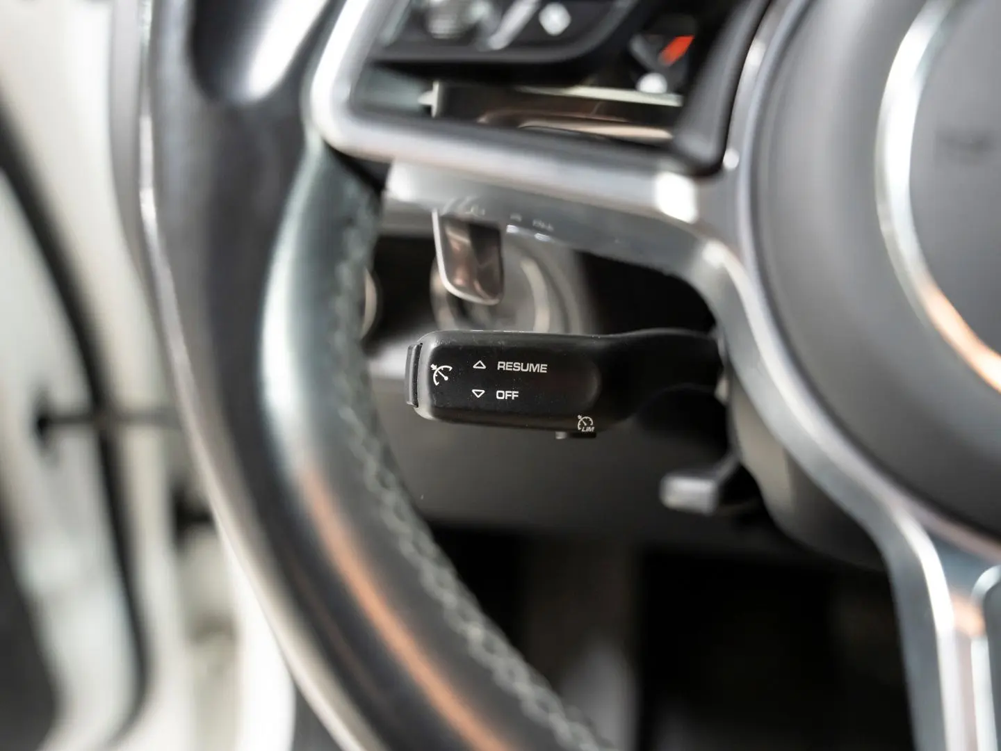 Macan CarPlay LED-Scheinwerfer Rückfahrkamera