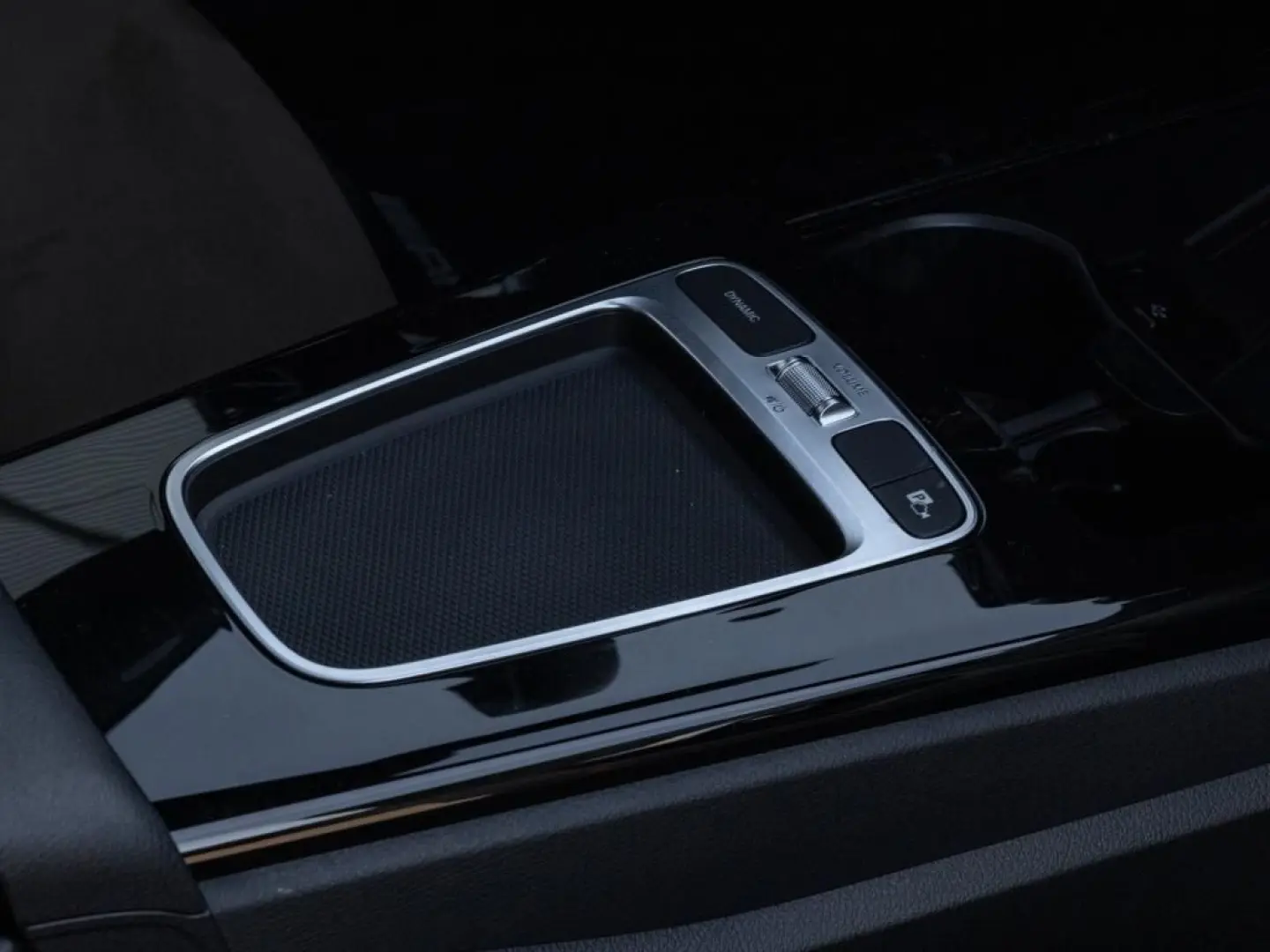 CLA 220 d AMG-Advanced/LED/Pano/360/Amb/Night/18
