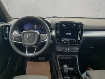 XC40 B3 B DKG Plus Dark  Pano * Winter-Paket