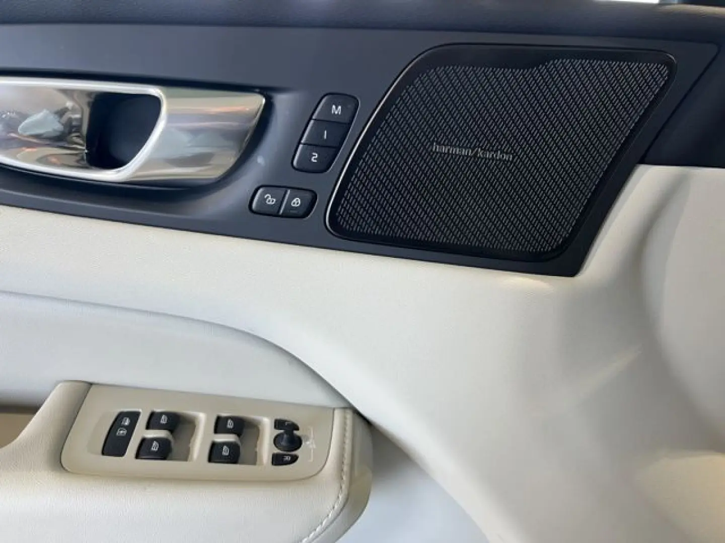XC60 B4 Plus Dark ACC BLIS Pano Kamera Leder LED