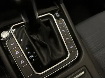 Passat Lim. GTE*R-Line*PANORAMA*HeadUp*Standhzg*