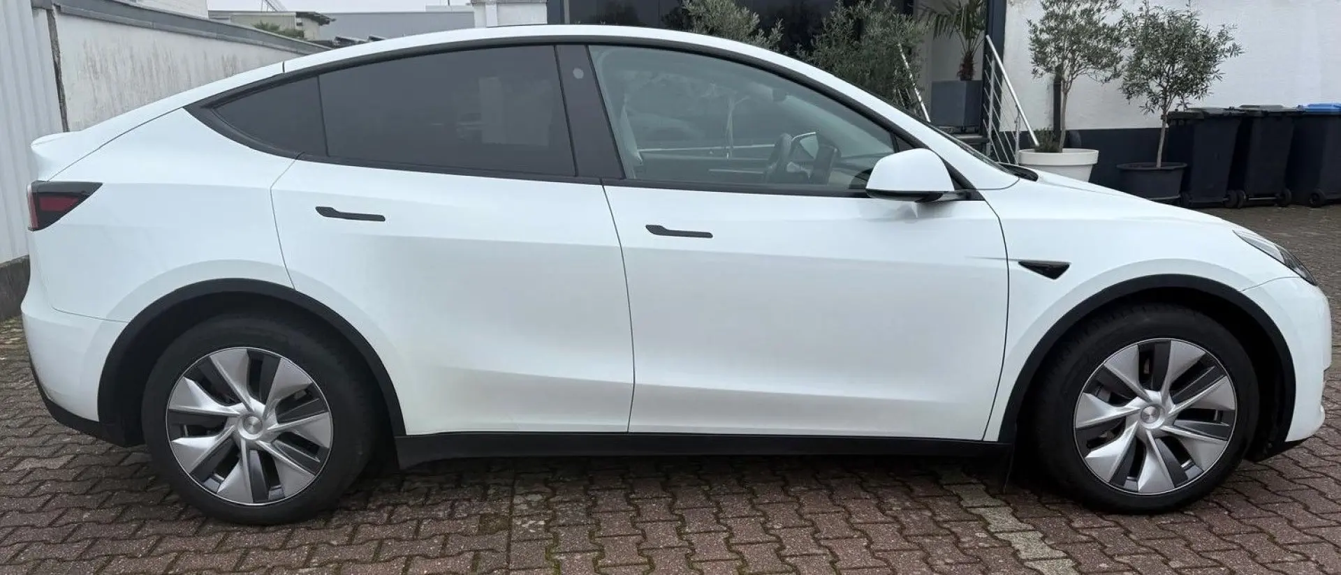 Model Y Long Range AWD * Matrix LED * AHK*