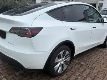 Model Y Long Range AWD * Matrix LED * AHK*