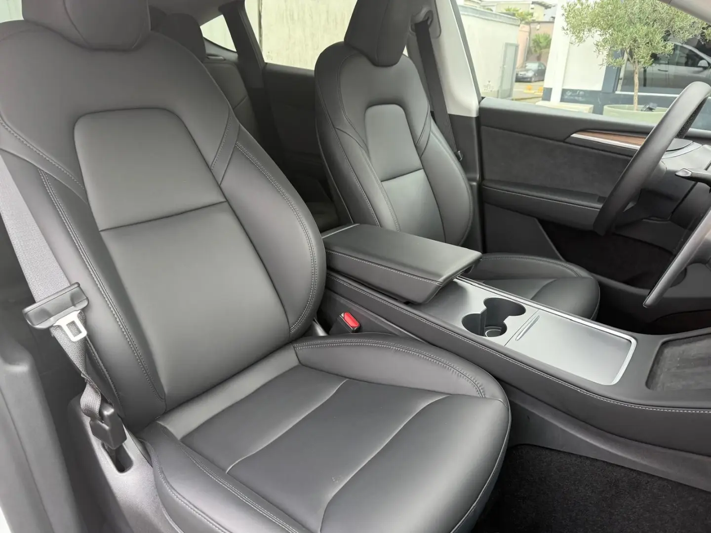 Model Y Long Range AWD * Matrix LED * AHK*