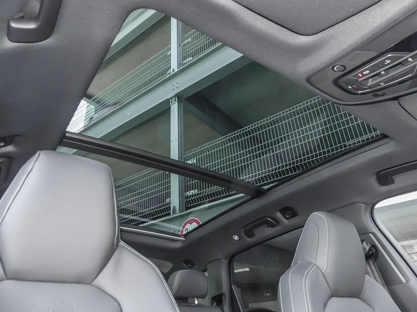 SQ7 +Head-up-Display+B+O+Standhzg.+Panoramadach
