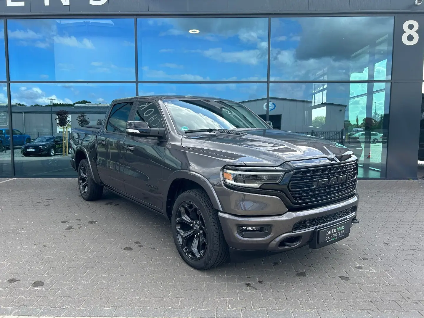 RAM 1500 CrewCab Limited Night Luft RamBox dt.Fz