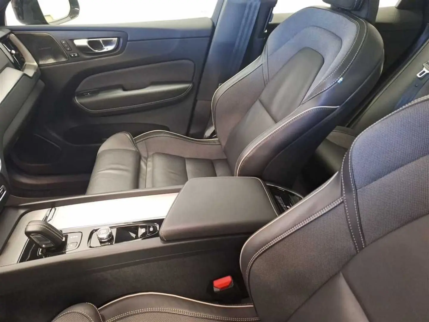 XC 60 R Design 2.0 B4 D AWD Automatik Xenium-Pak