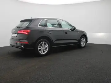Q5 50 TFSI e quattro . Xenon Navi Pano