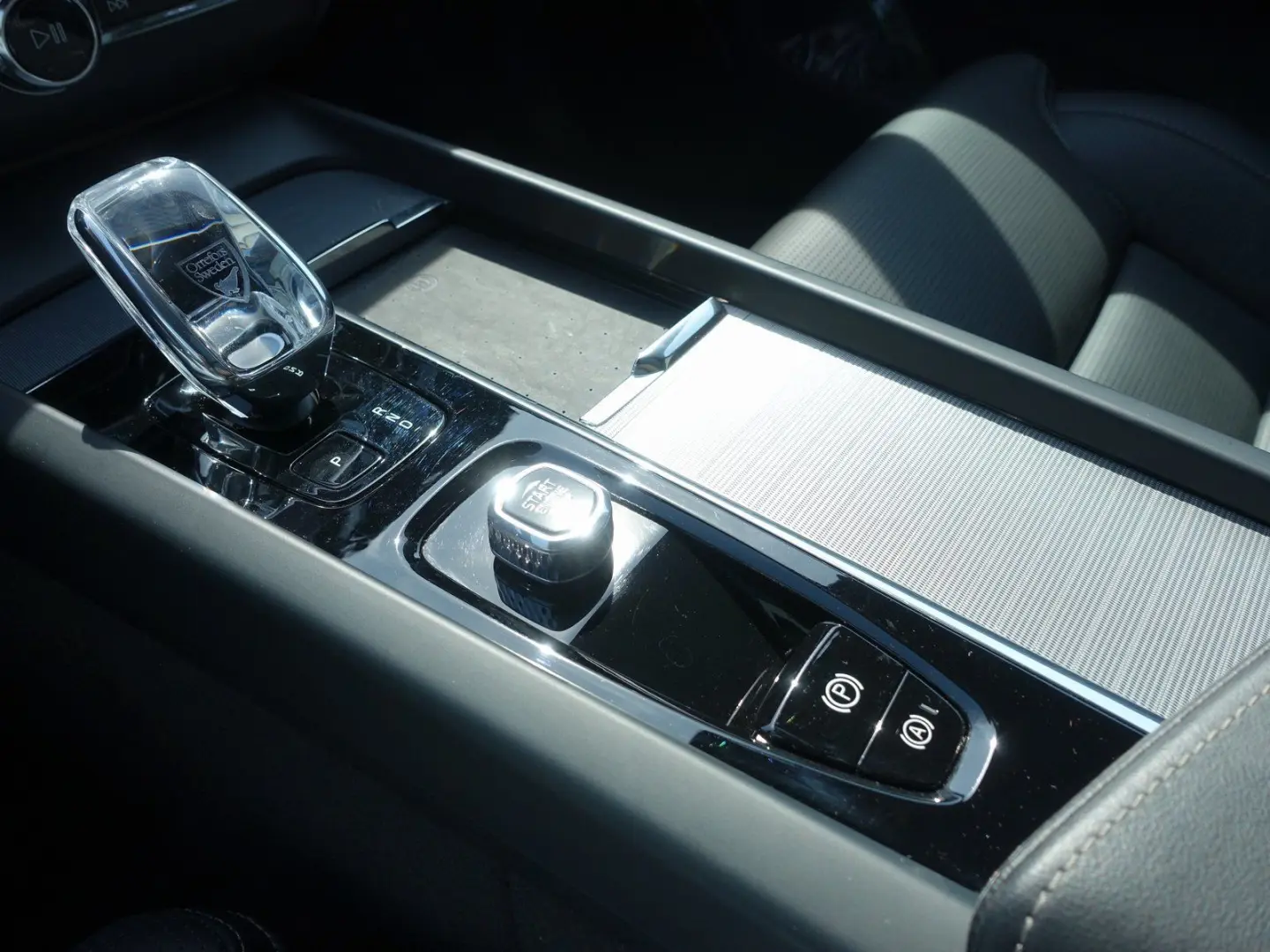 VOLVO XC60 Recharge Black Edition T8 AWD/FourC LEASING