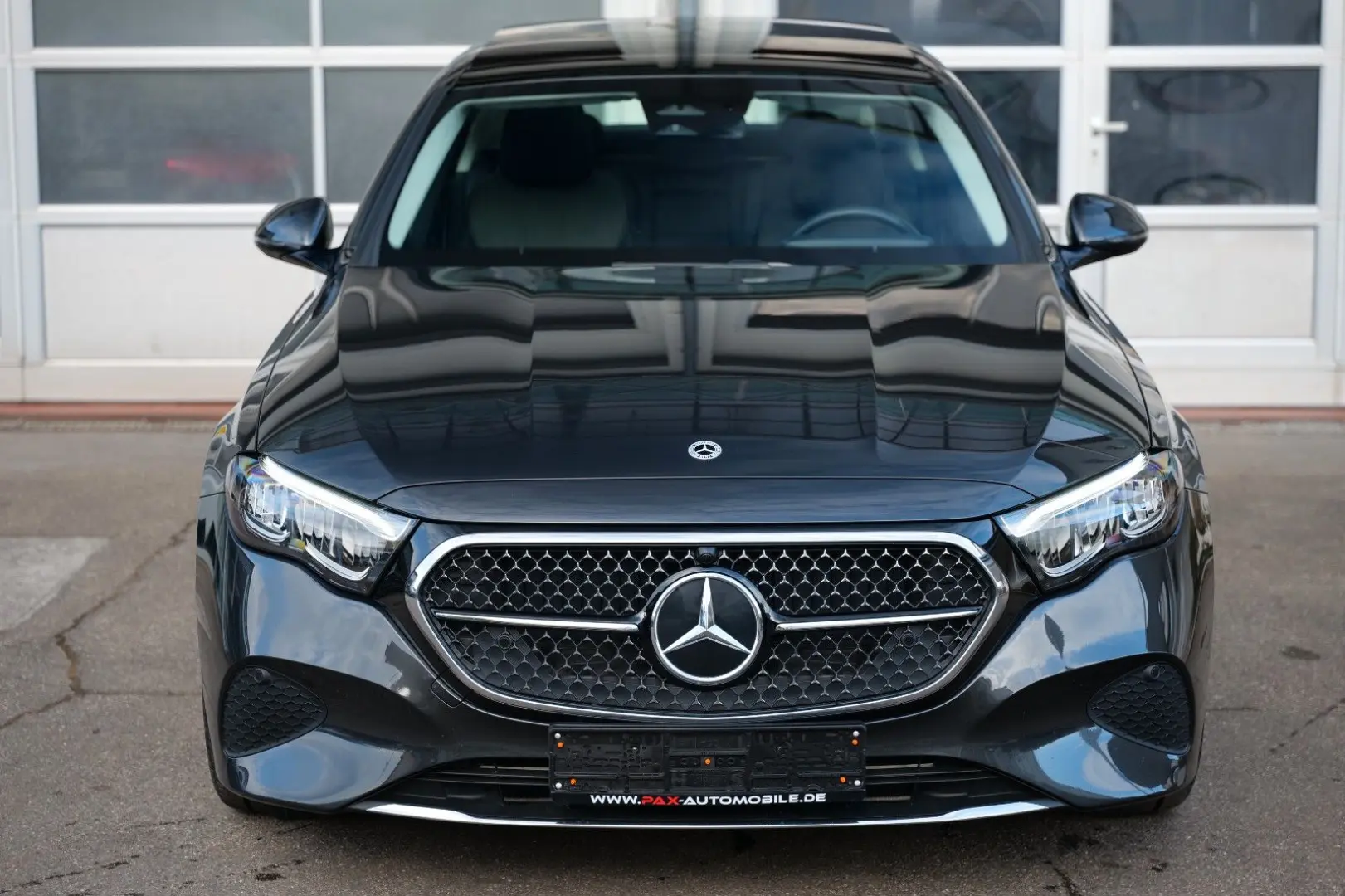 MERCEDES E 200 Avantgarde Advanced PANO+DISTRONIC+LEASING