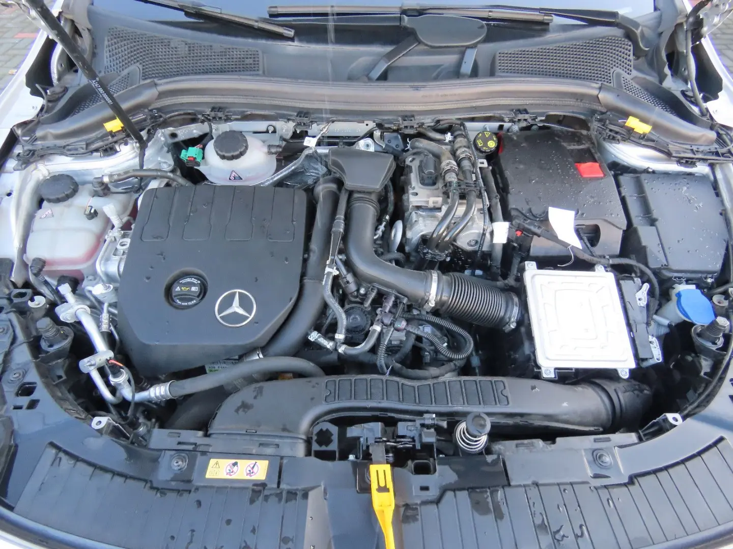 MERCEDES GLA 250 e DCT Style LEASING