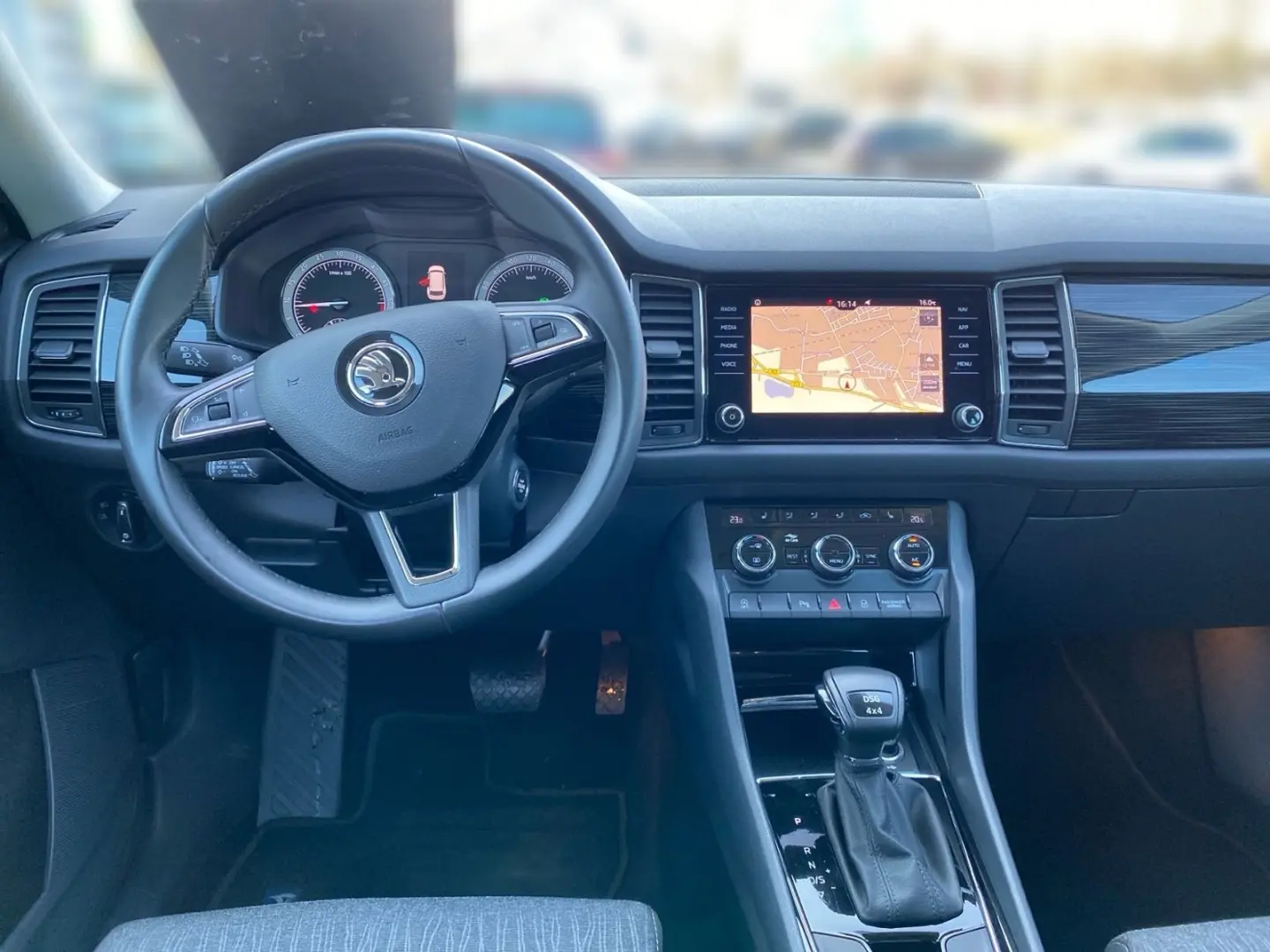 Kodiaq 2.0 TDI DSG 4x4 STYLE *AHK *LED *ACC *NAV