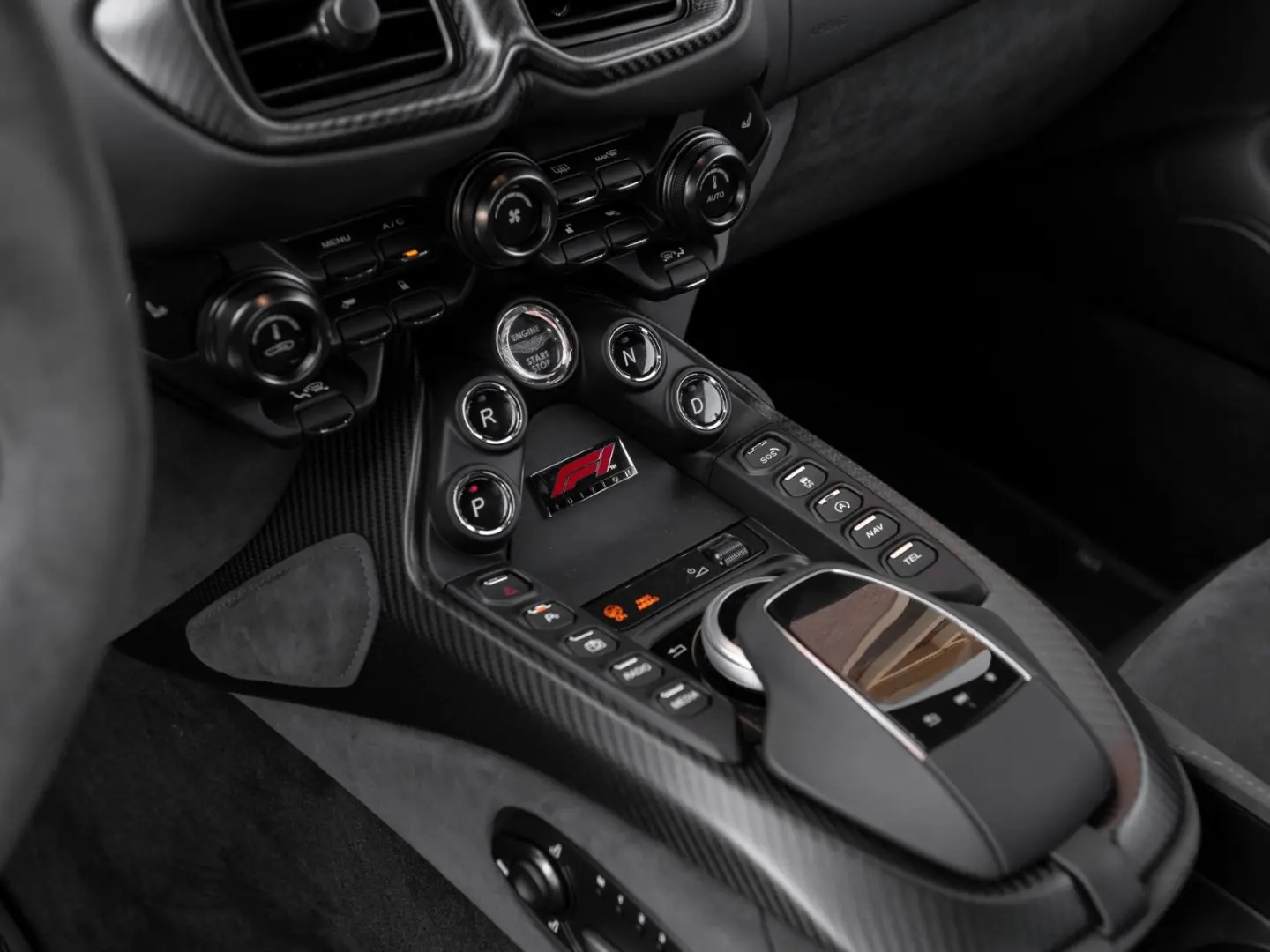 Aston Martin V8 Vantage F1 Edition | Carbon Pack | Alcantara