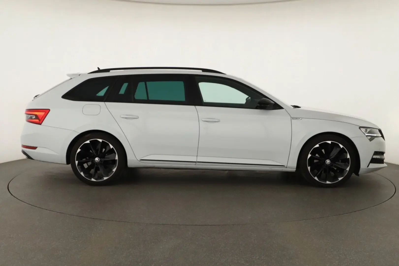Superb 2.0 TDI 2023 Sportline, Automatik,