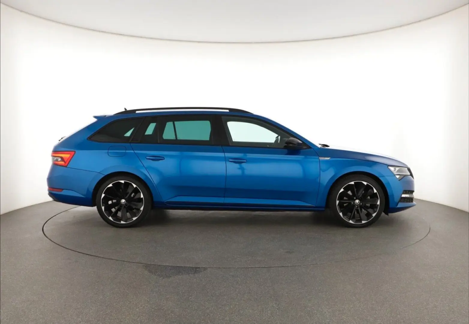 Superb 2.0 TDI 2023 Sportline, Automatik,