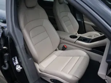 Taycan 4 CROSS TURISMO LEDER BEIGE-ACC-LUFT-PANO