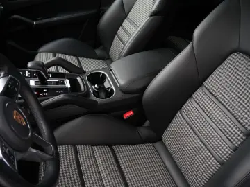 Cayenne E-Hybrid Coupé LEICHTBAU SPORTPAKET-ACC