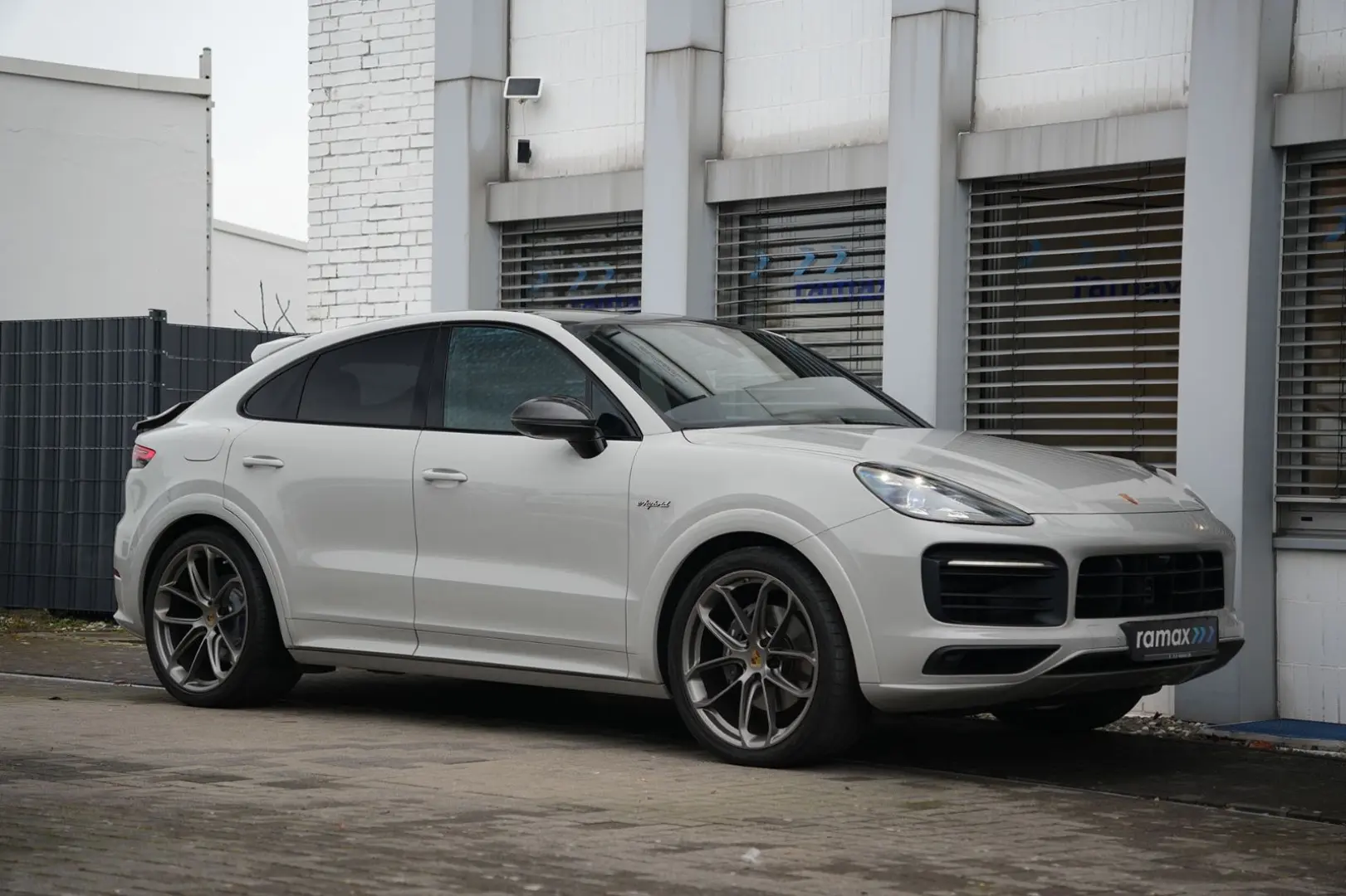 Cayenne E-Hybrid Coupé LEICHTBAU SPORTPAKET-ACC