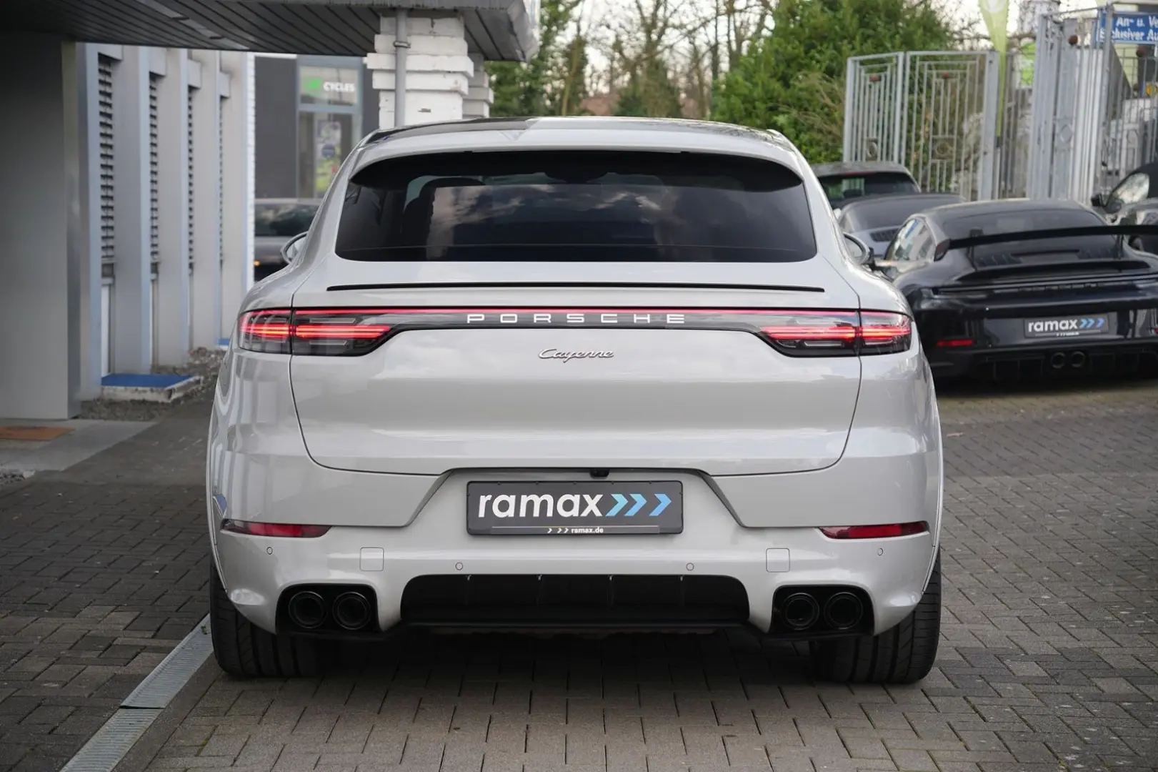 E-Hybrid Coupé  SPORTDESIGN-ACC-HINTERACHSL-VOLL