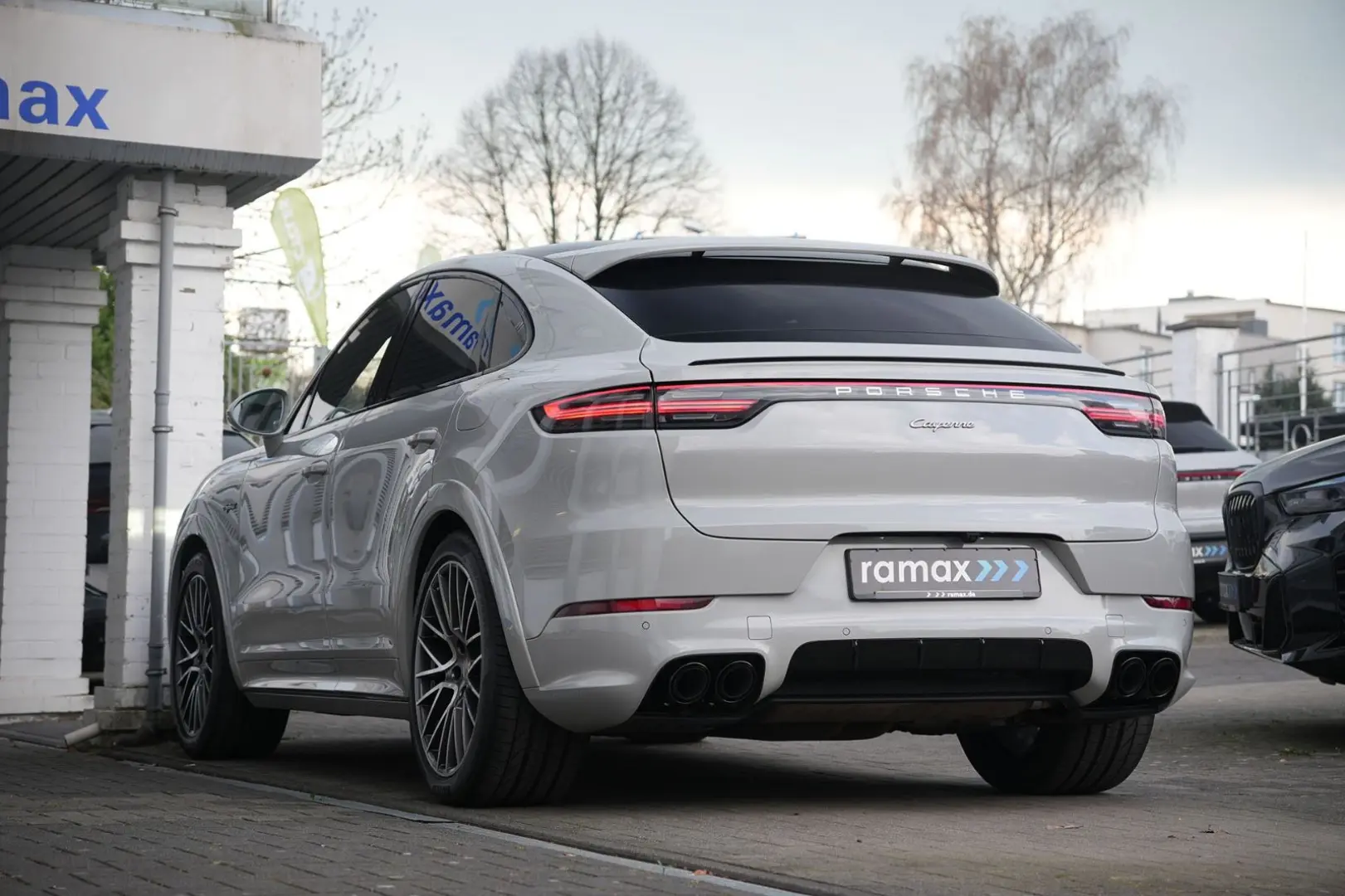 E-Hybrid Coupé  SPORTDESIGN-ACC-HINTERACHSL-VOLL