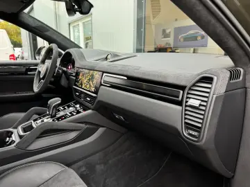 Cayenne Coupe Turbo GT PTS Lightoakgreen TOP