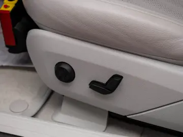 Mercedes Benz EQE