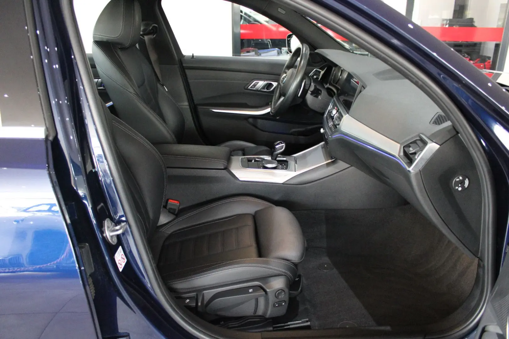 320d M-SPORTPAKET INDIVIDUAL LEDER NAVI LED EU 6