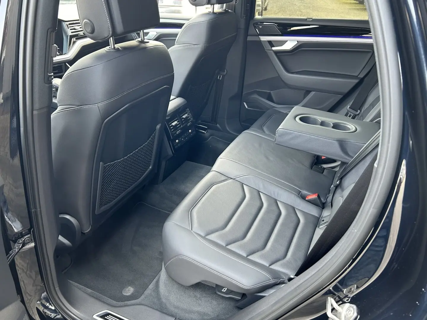 Touareg R-Line Black-Line AHK Leder Matrix