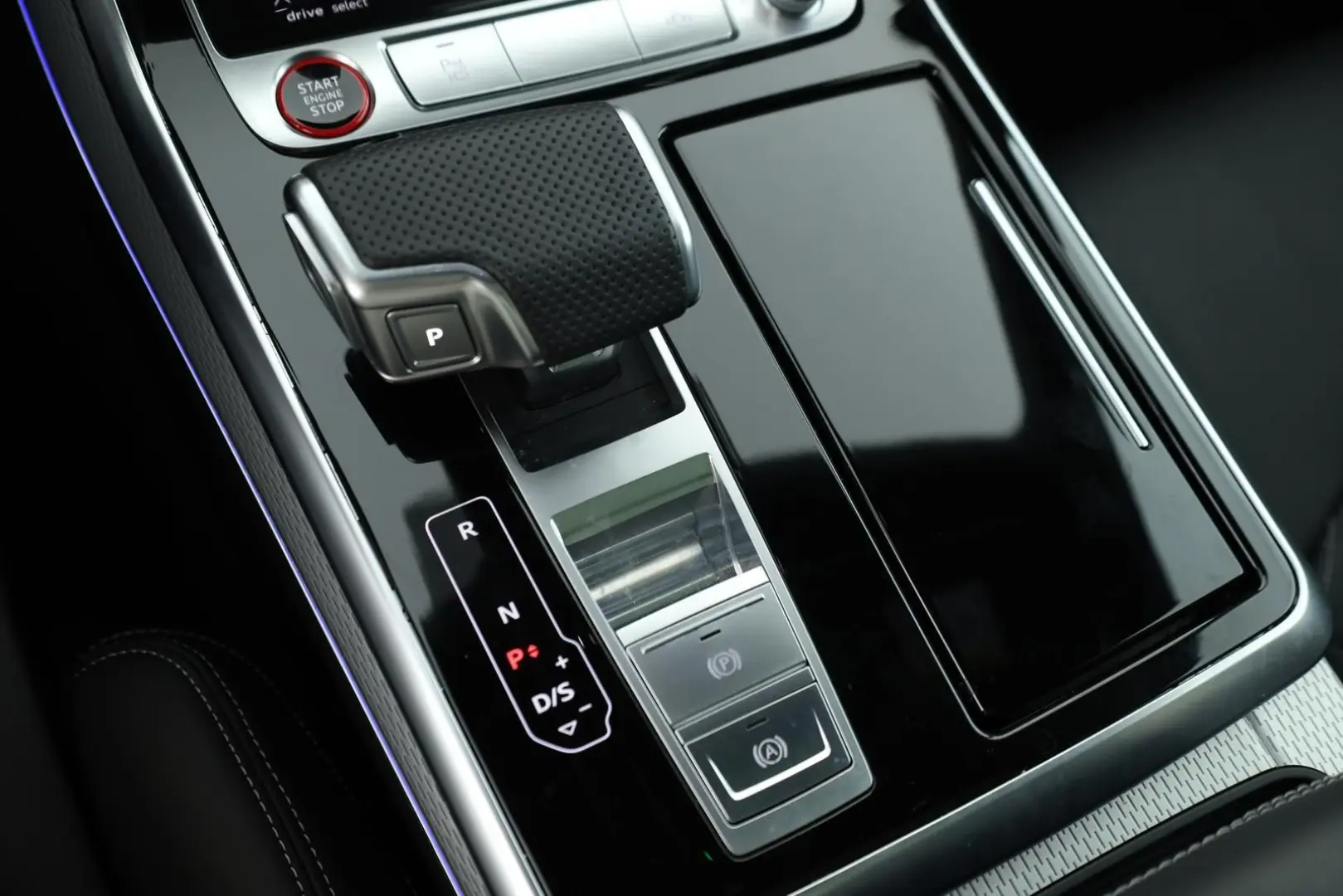 SQ8 SUV TFSI Valcona Matrix Pano BangO ACC 23