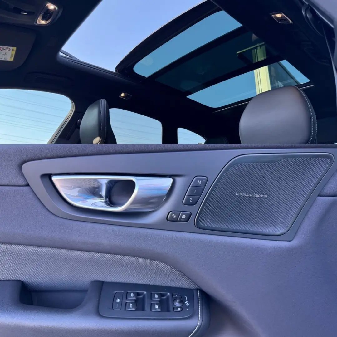 XC60 T8 AWD R Design Hybrid Plug-In Pano Kam 360