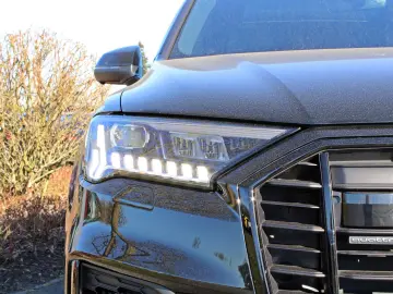 Q7 55TFSI qu S LINE BLACK PANO AHK HuD 360° LUFT