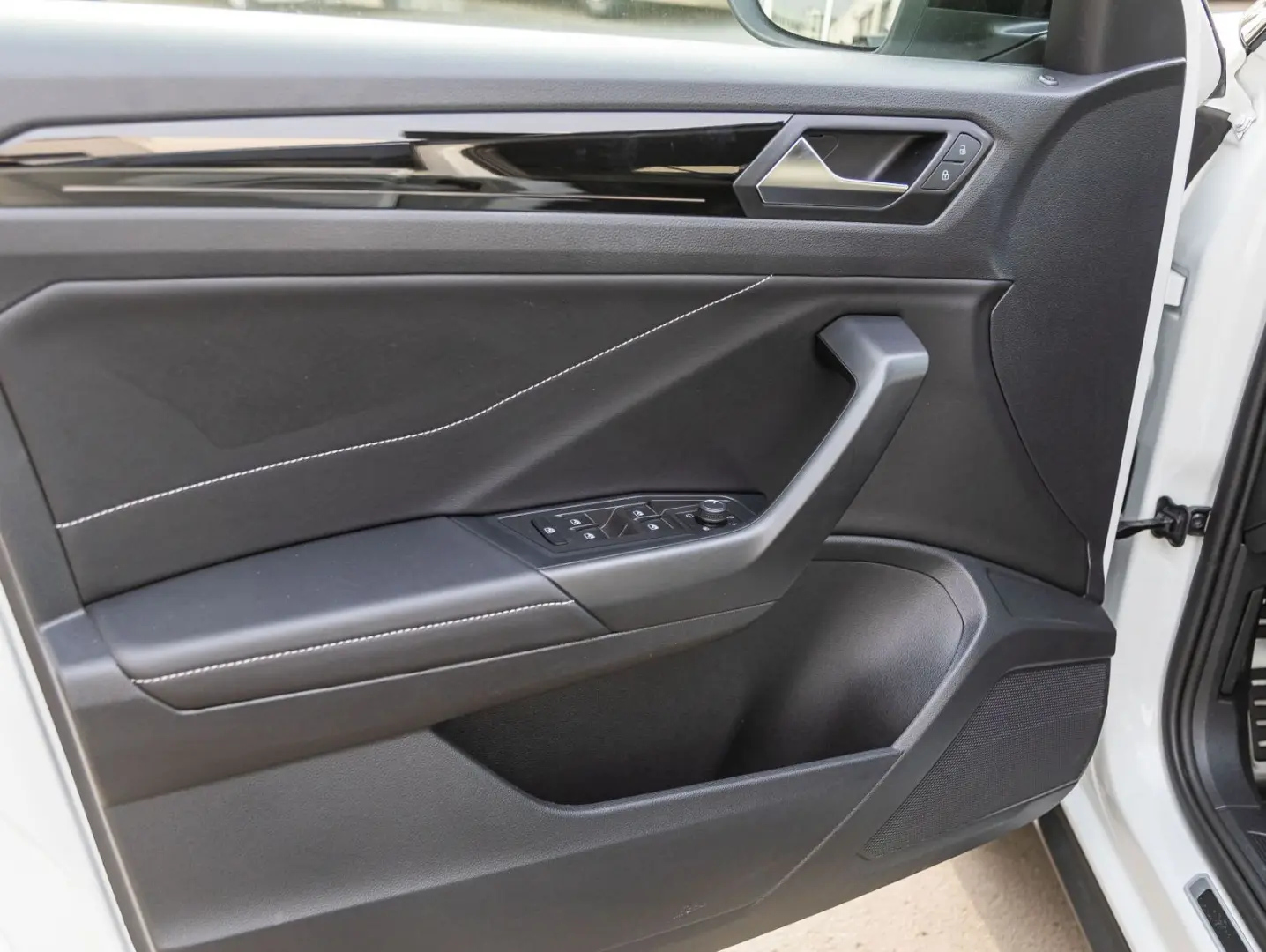 T-Roc 2.0 TDI DSG R-Line, Navi, LED, AHK, Rückfa