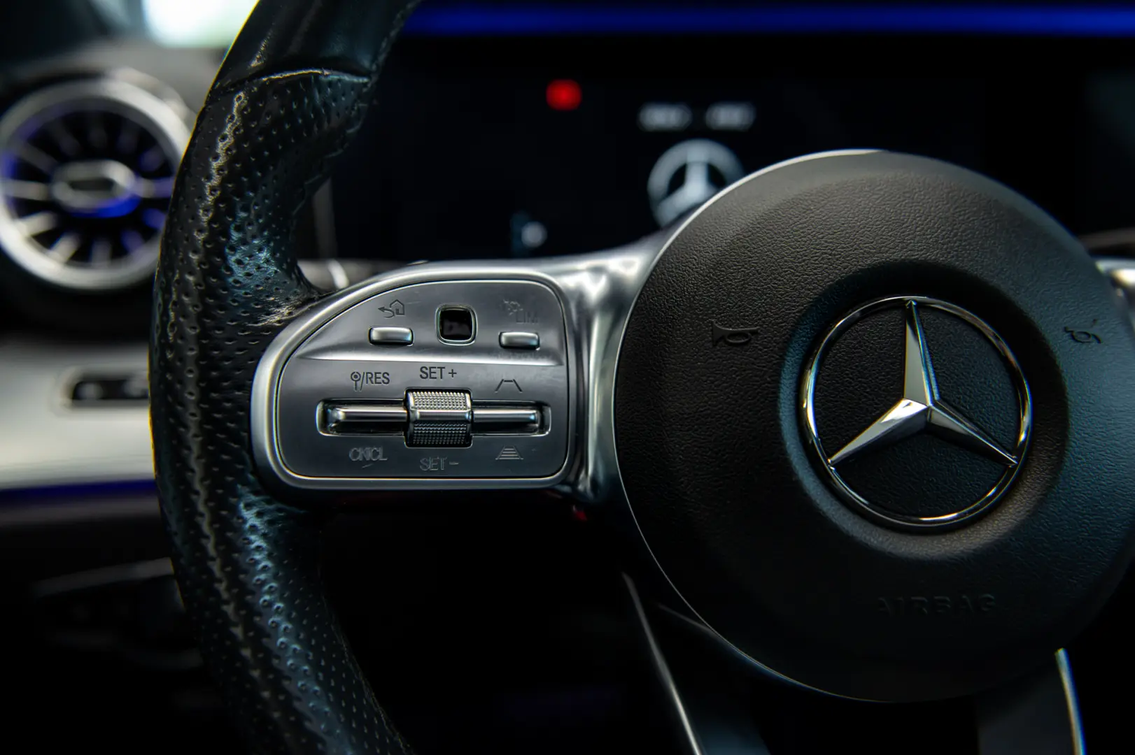 Mercedes-Benz Clasa E 350 Coupe Mild Hybrid 9G-TRONIC