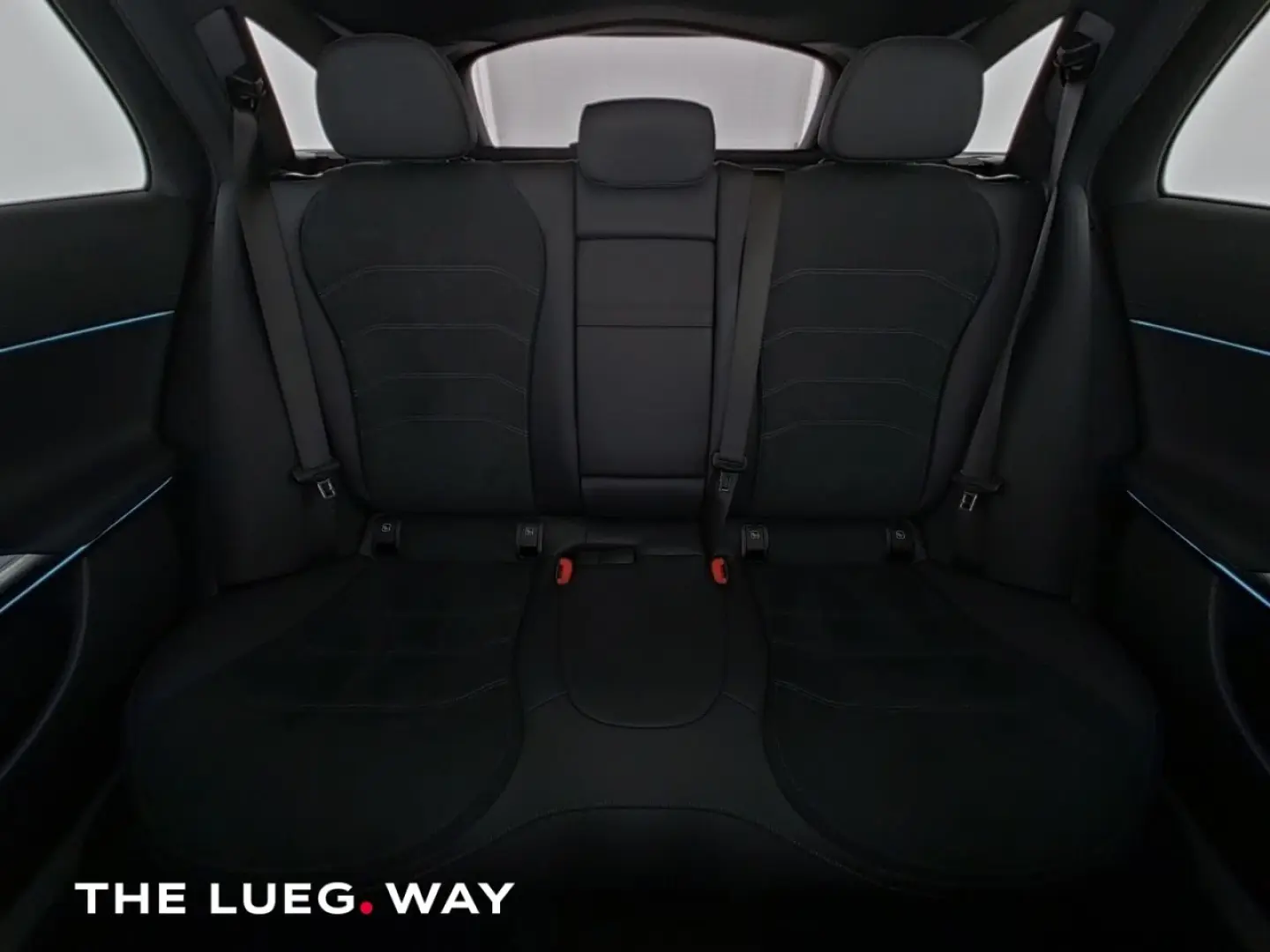 E 300 T de 4M AMG+MBUX+DLight+AHK+Pano+NIght+360