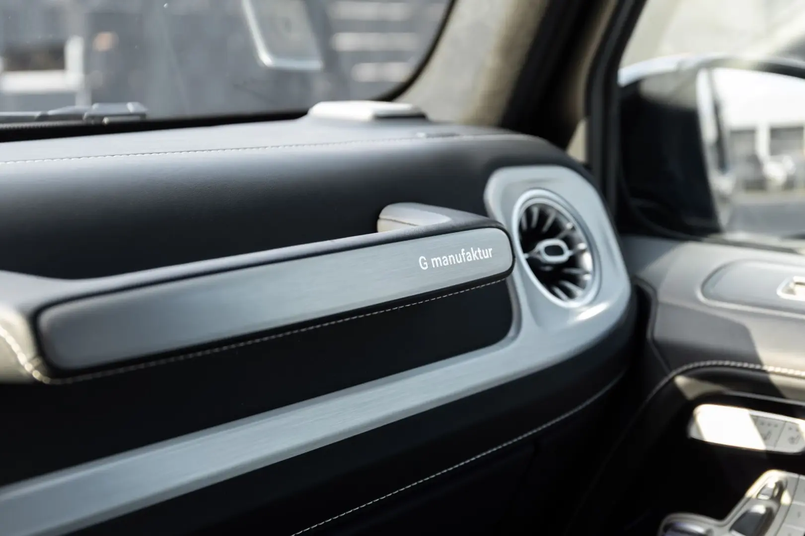 G 63 AMG PERF. PACK SUPERIOR CARBON REAR SEAT NP