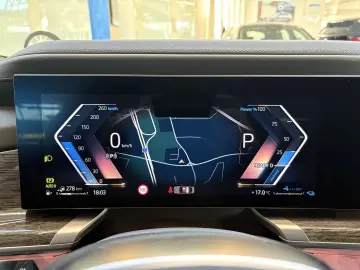 BMW 750 e xDrive M Sport Pro TV