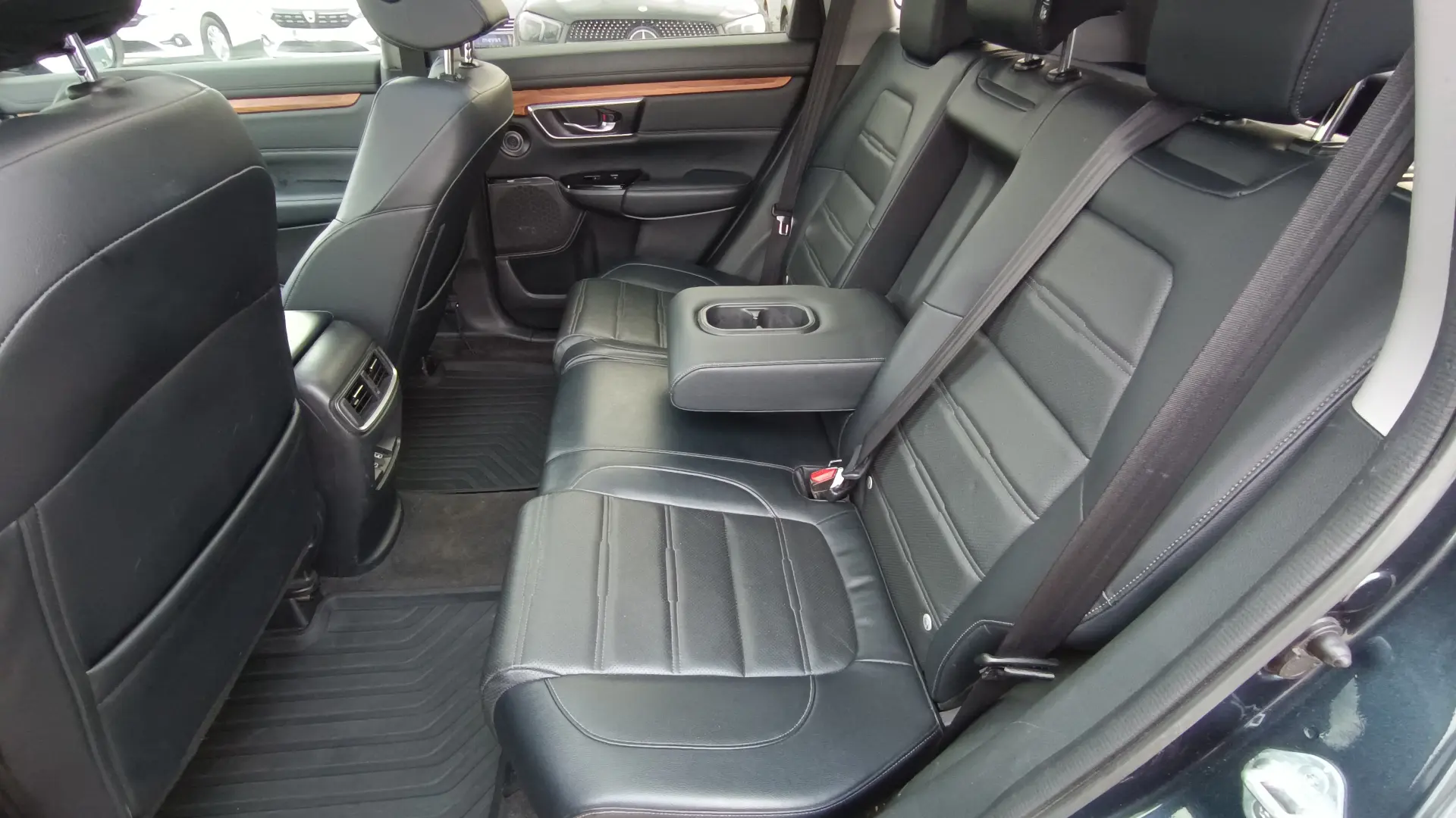 Honda CR-V 1.5 VTEC Turbo 4WD CVT Executive
