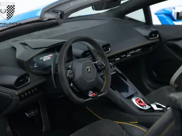 Huracán EVO RWD Spyder BluLeMans/StylePack