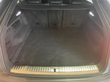 RSQ8 4.0TFSI qua Tiptrc Matrix Pano B+O RS-Abgas
