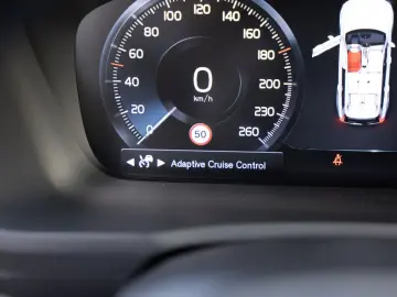 XC90 Recharge T8 AWD Inscription Expression LED