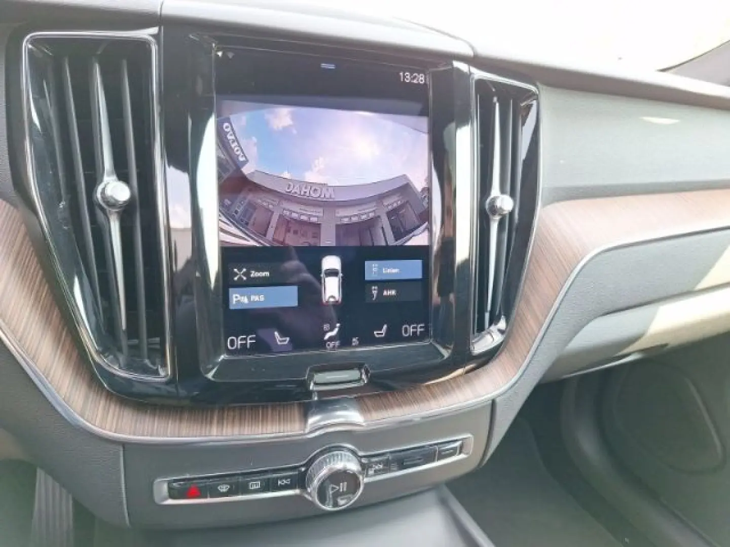 XC60 AWD B4 Diesel Momentum Pro AHK Panorama Sta